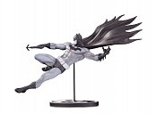 Batman Black & White Statue Batman by Doug Mahnke 18 cm