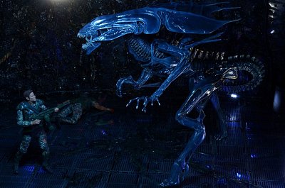 Aliens Ultra Deluxe Action Figure Xenomorph Queen 38 cm --- DAMAGED PACKAGING
