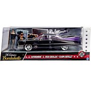 DC Bombshells Diecast Model Hollywood Rides 1/24 1959 Cadillac with Catwoman Figure