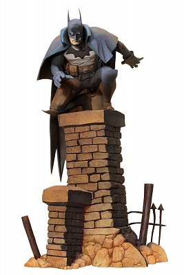 DC Comics ARTFX+ PVC Statue 1/10 Batman Gotham by Gaslight 32 cm --- DAMAGED PACKAGING