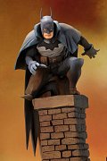 DC Comics ARTFX+ PVC Statue 1/10 Batman Gotham by Gaslight 32 cm --- DAMAGED PACKAGING