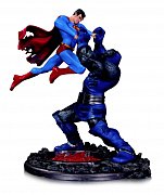 DC Comics Socha Superman vs. Darkseid 3. vydání 18 cm
