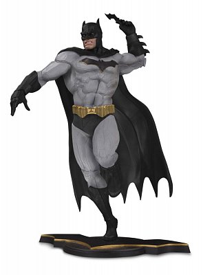 DC Core PVC Statue Batman Gray Variant heo EU Exclusive 26 cm