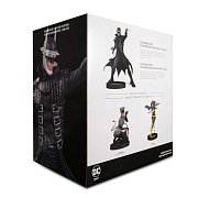DC Designer Series Socha Batman, který se směje od Grega Capulla 30 cm