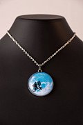 E.T. the Extra-Terrestrial Necklace Moon