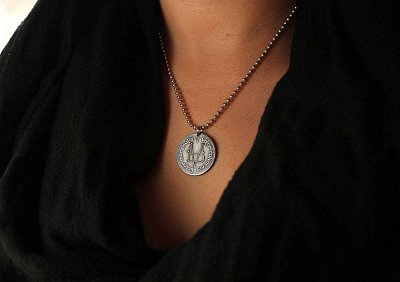 Game of Thrones Pendant & Necklace Iron Coin of the Faceless Man