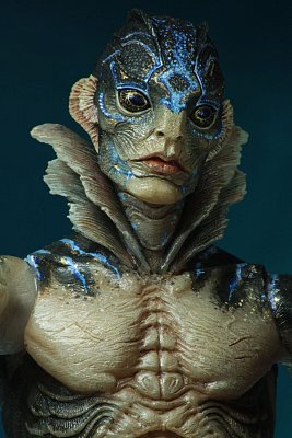 Guillermo del Toro Signature Collection Action Figure Amphibian Man (The Shape of Water) 20 cm --- DAMAGED PACKAGING