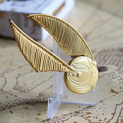 Harry Potter XL Premium Pin Badge Oversized Snitch (pozlacený)