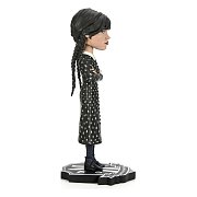  Hlavový třepačník Bobble-Head Wednesday Addams o výšce 21 cm