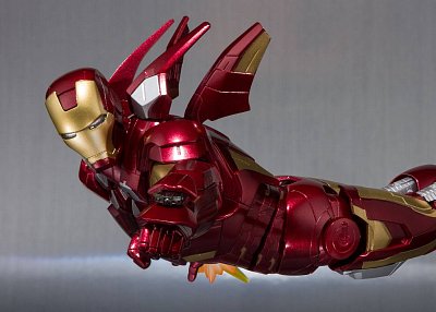 Iron Man 3 S.H. Figuarts Action Figure Iron Man Mark VII & Hall of Armor Set 15 cm