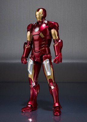 Iron Man 3 S.H. Figuarts Action Figure Iron Man Mark VII & Hall of Armor Set 15 cm