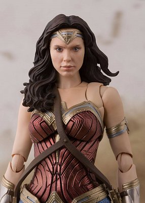 Justice League S.H. Figuarts Action Figure Wonder Woman 15 cm