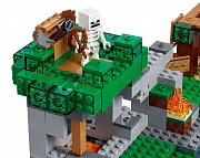 LEGO® Minecraft&trade; The Skeleton Attack