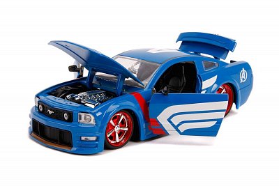 Marvel Hollywood Rides Diecast Model 1/24 2006 Ford Mustang GT with Captain America Figure
