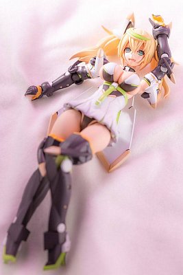Phantasy Star Online 2 Plastic Model Kit Gene Stellatears Version 16 cm --- DAMAGED PACKAGING