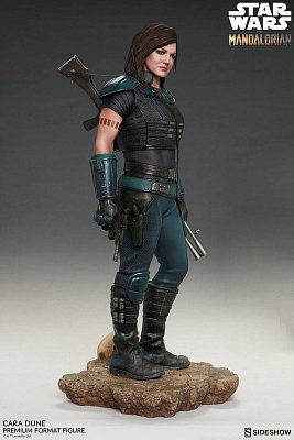 Star Wars Mandalorianská figurka prémiového formátu Cara Dune 48 cm