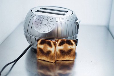 Star Wars Toaster Death Star --- DAMAGED PACKAGING