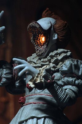 Stephen King\'s It 2017 Action Figure Ultimate Pennywise (Dancing Clown) 18 cm