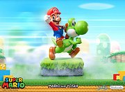 Super Mario Statue Mario & Yoshi 48 cm