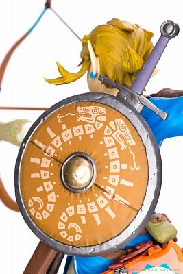 The Legend of Zelda Breath of the Wild PVC Statue Link 25 cm --- DAMAGED PACKAGING