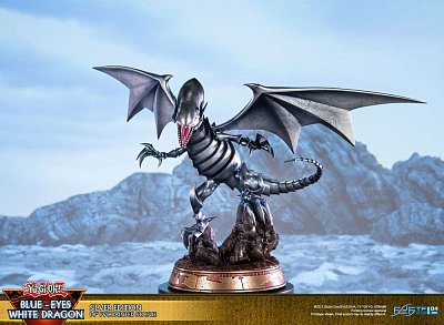Yu-Gi-Oh! PVC socha Blue-Eyes White Dragon Silver Edition 35 cm