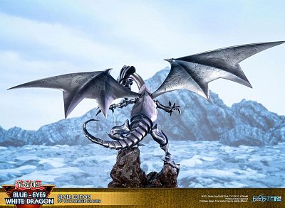 Yu-Gi-Oh! PVC socha Blue-Eyes White Dragon Silver Edition 35 cm