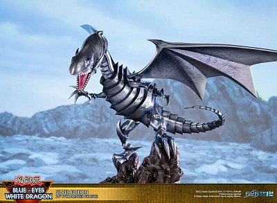 Yu-Gi-Oh! PVC socha Blue-Eyes White Dragon Silver Edition 35 cm