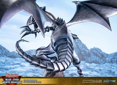 Yu-Gi-Oh! PVC socha Blue-Eyes White Dragon Silver Edition 35 cm