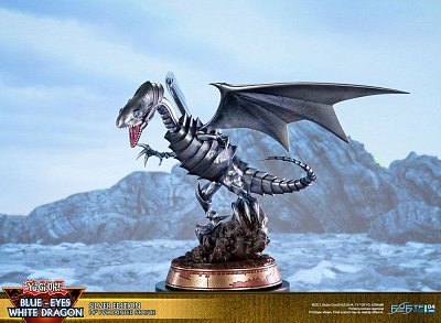 Yu-Gi-Oh! PVC socha Blue-Eyes White Dragon Silver Edition 35 cm