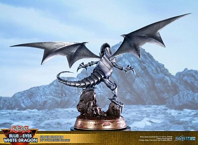 Yu-Gi-Oh! PVC socha Blue-Eyes White Dragon Silver Edition 35 cm