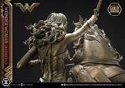 Socha Wonder Woman Wonder Woman na koni zlaté provedení 138 cm