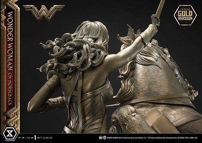Socha Wonder Woman Wonder Woman na koni zlaté provedení 138 cm